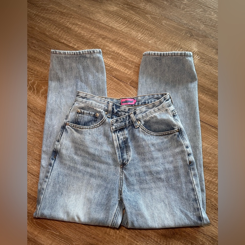 Edikted Crossover Waist Straight Leg Jeans💕